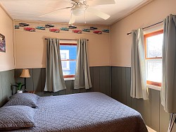 blue waters resort cabin 2 (front bedroom-queen bed)